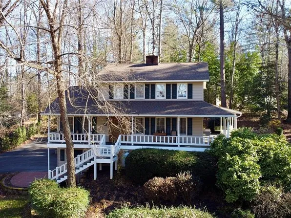 426 Lakewood Dr, Wilkesboro, NC 28697