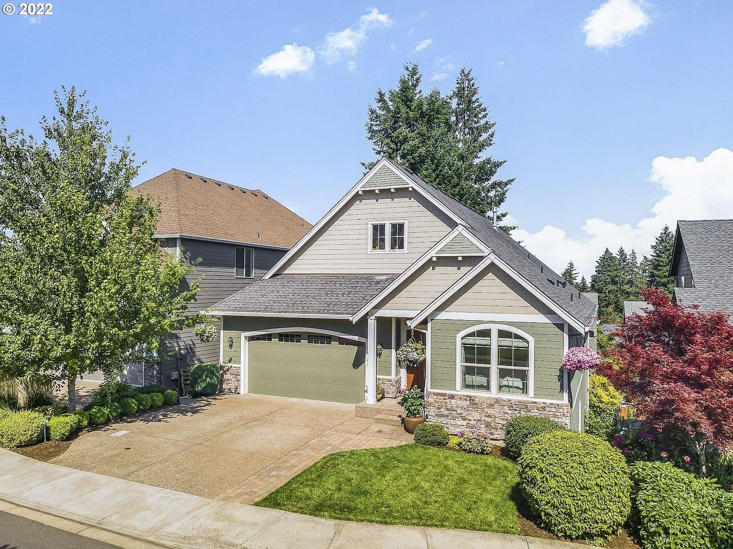Spacious Bull Mountain 4 Bedroom Home with Hardwood Floors, Gourmet Kitchen, Two Balconies & Back... — Photo 2