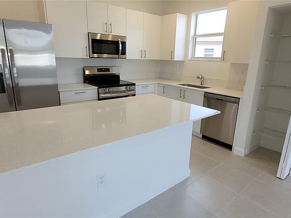4th image of 2355 SE 24th Ct B