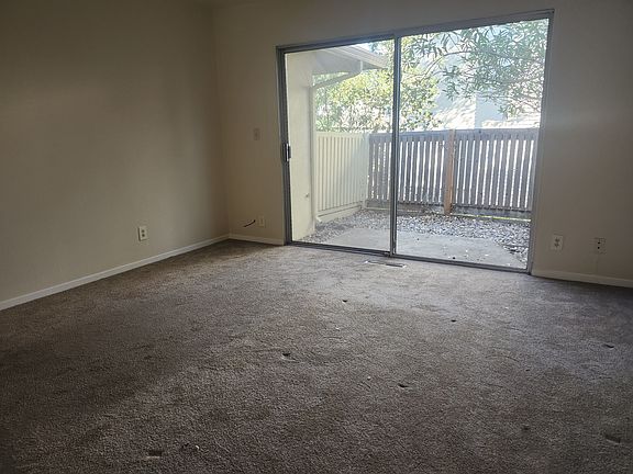 5th image of 144 Carlton Ave APT 7
