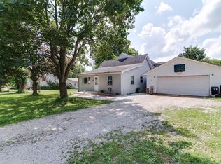 112 NW Madison St, Hopedale, IL