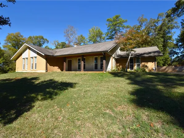816 Privacy Dr, Pineville, LA 71360