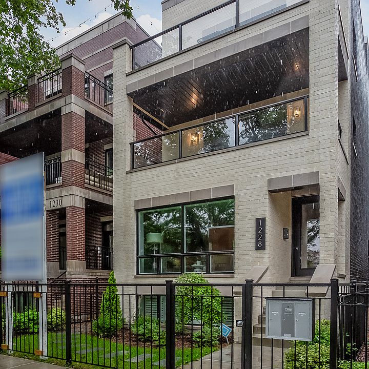 1st image of 1228 W Melrose St #2
