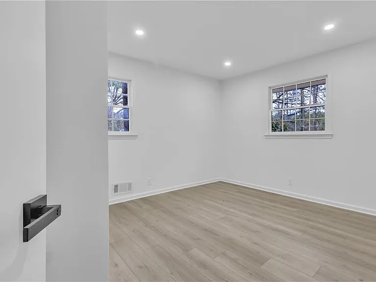3296 Columbia Woods Dr — Photo 21