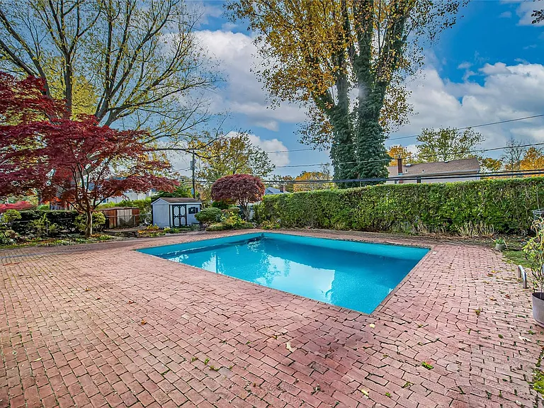 8 Fern Dr — Photo 25