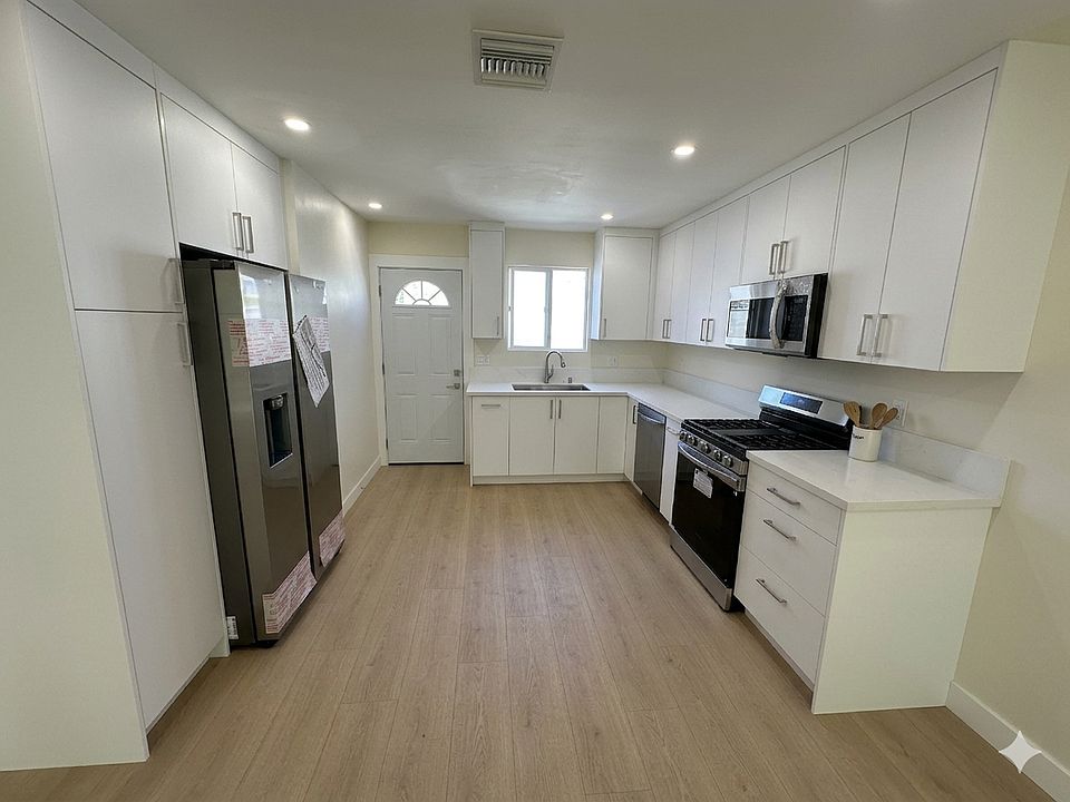 1st image of 10425 McVine Ave #B