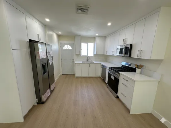 10425 McVine Ave, Sunland, CA