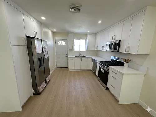 10425 McVine Ave #B Photo 1
