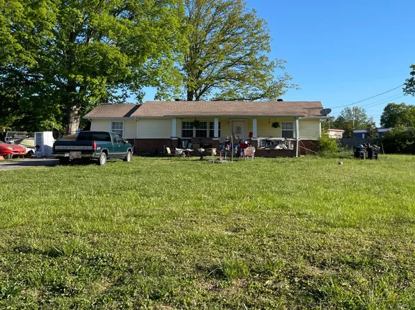 1908 N Washington Ct, Tullahoma, TN 37388