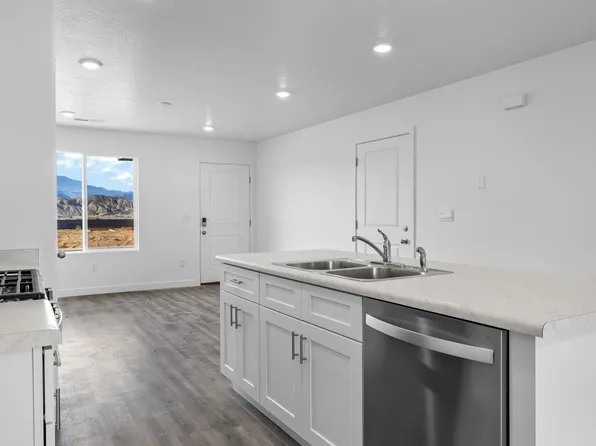 1583 S Fins Rd #4179, Washington, UT 84780