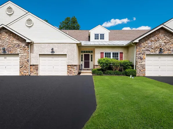 2141 Hidden Meadow Dr, Colmar, PA 18915