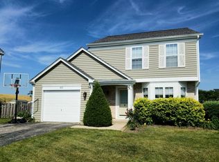 305 Wilton Ln, Mundelein, IL 60060