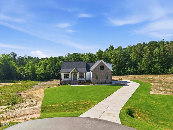 4th image of 616 Hillard Ln