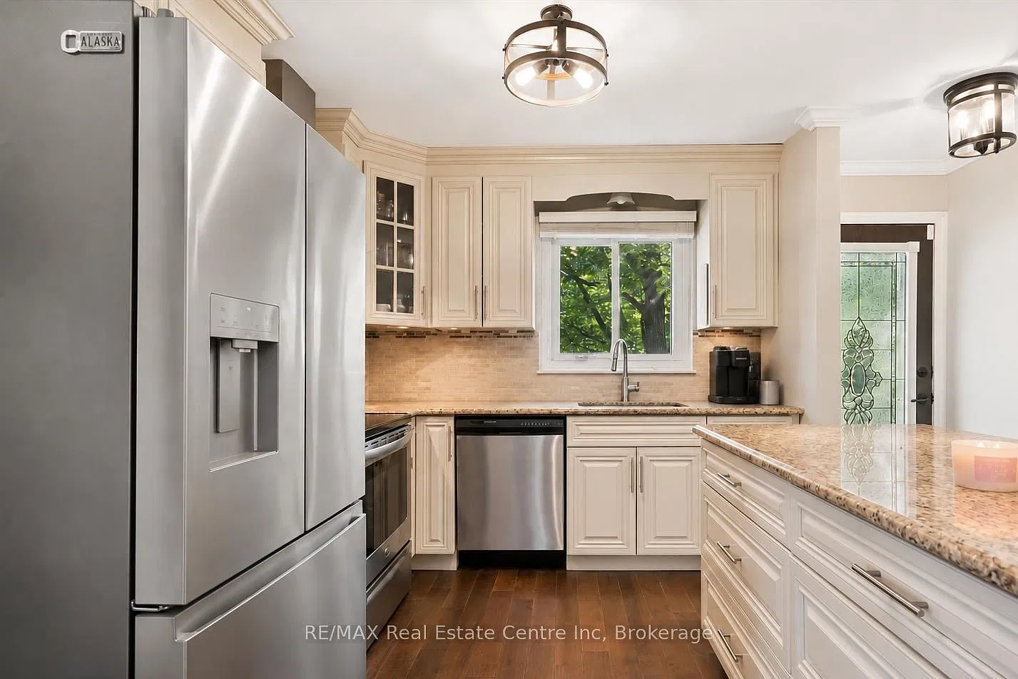 3 bed, $3,260 — Photo 3