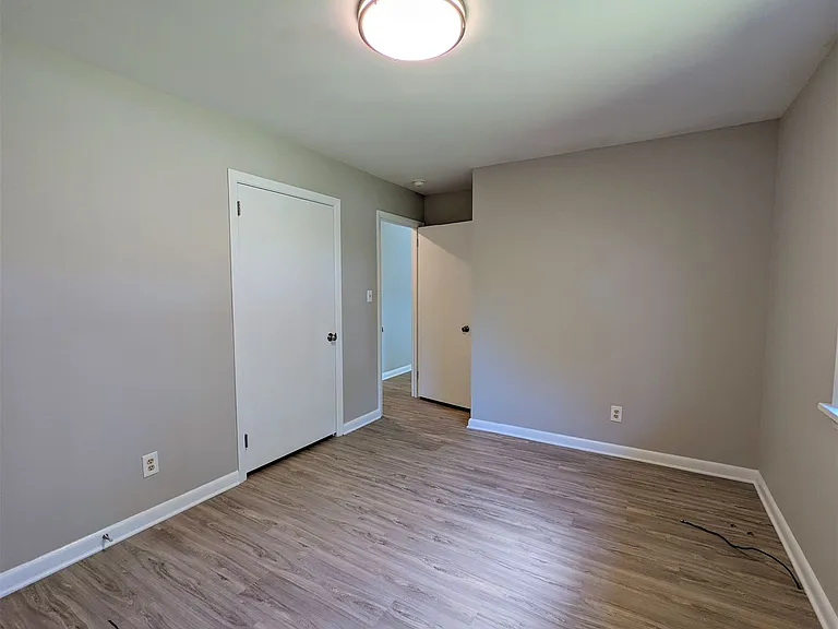 3906 Lexington Dr — Photo 7