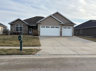 2812 Castlerock Rdg, Springfield, IL 62711