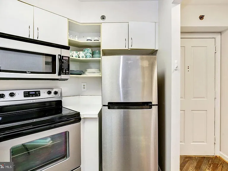 601 Pennsylvania Ave NW #211 — Photo 12