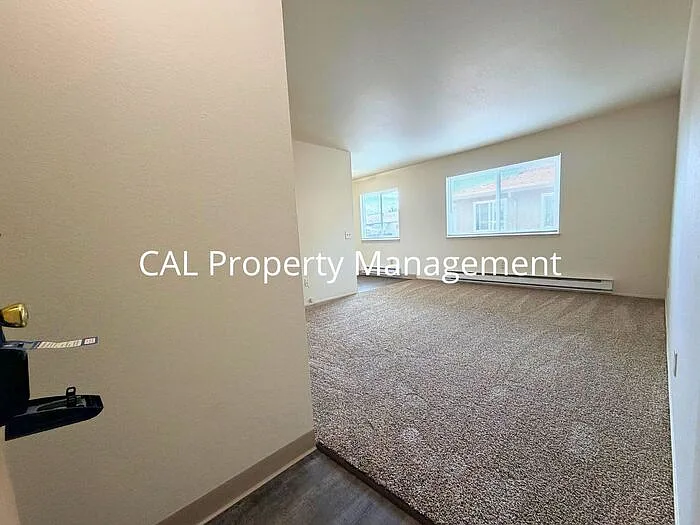 3050 Sunset Ave #12 — Photo 5