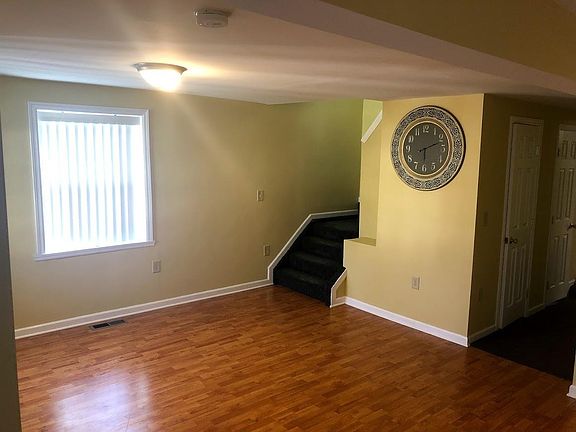 3rd image of 11113 Wood Ave