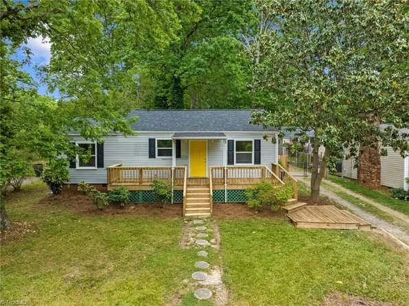 2726 Shady Lawn Dr, Greensboro, NC 27408