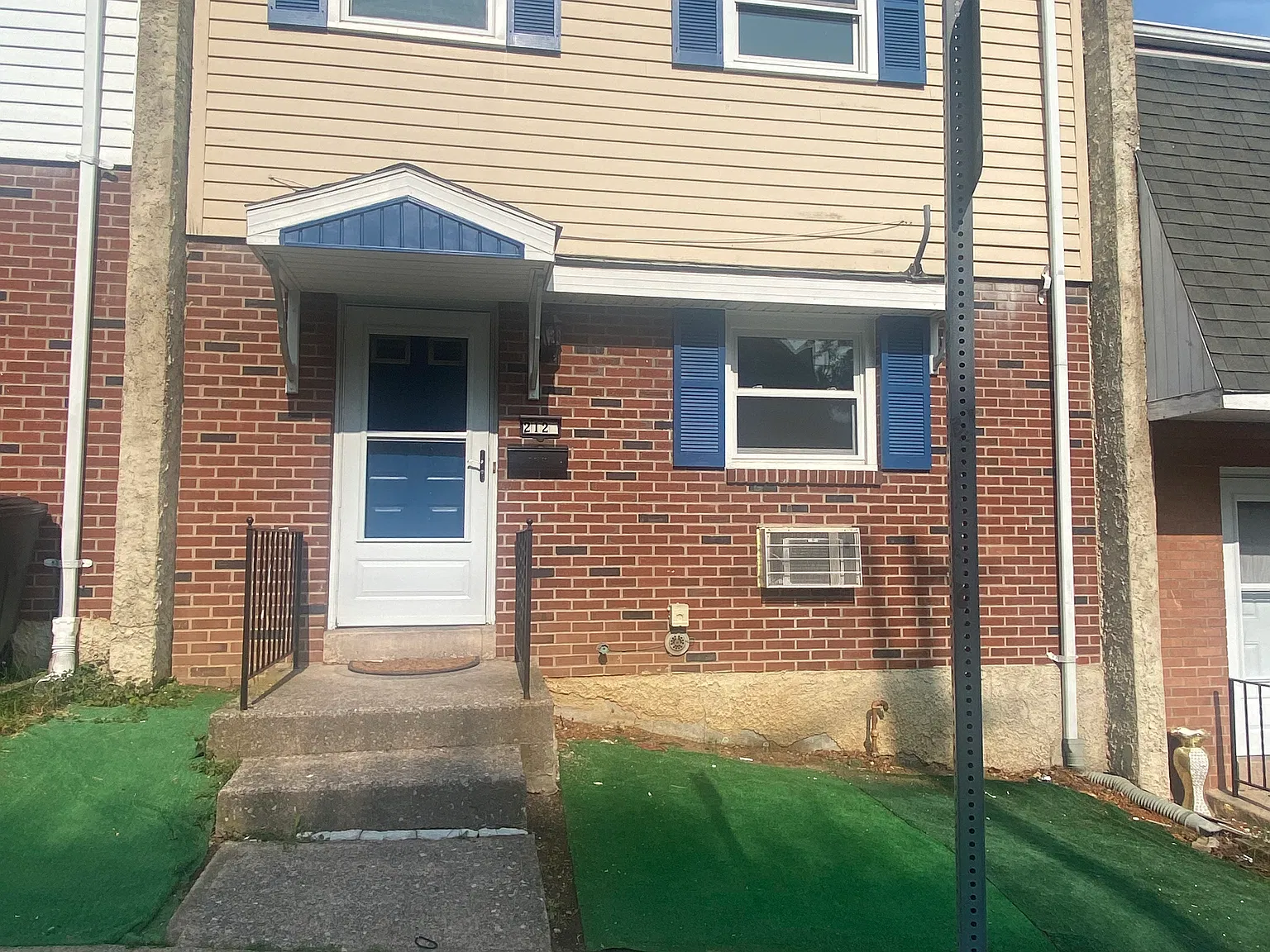 212 S 5th St — Photo 1