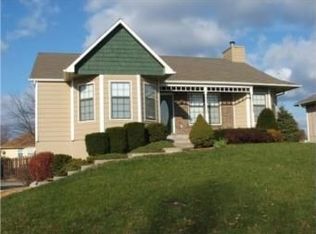 1217 SW Huntington Dr, Blue Springs, MO 64015