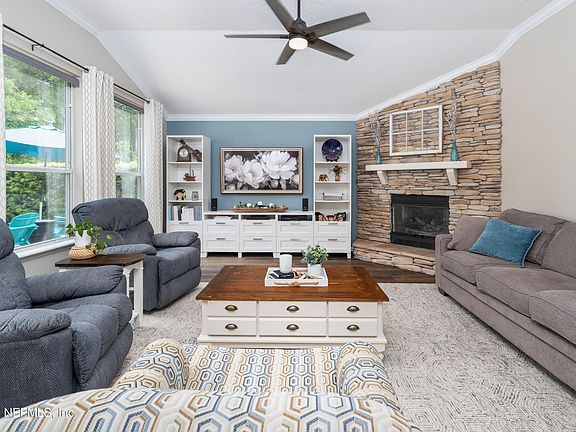 4th image of 11735 MAGNOLIA FALLS Drive