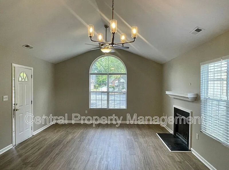 2 bed, 2.0 bath, 1068 sqft, $1,595 — Photo 2