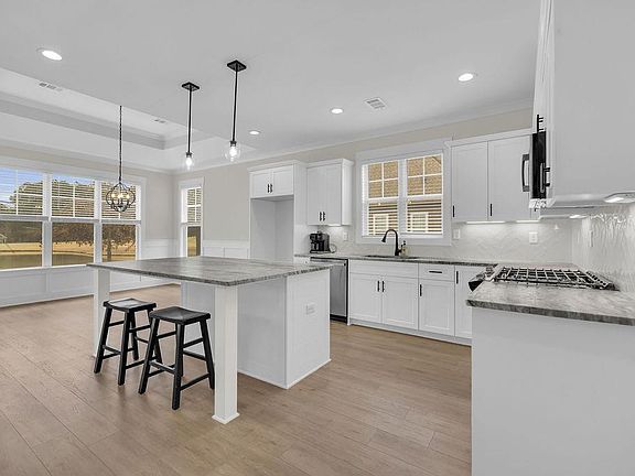 5th image of 109 Gunnery Ct W