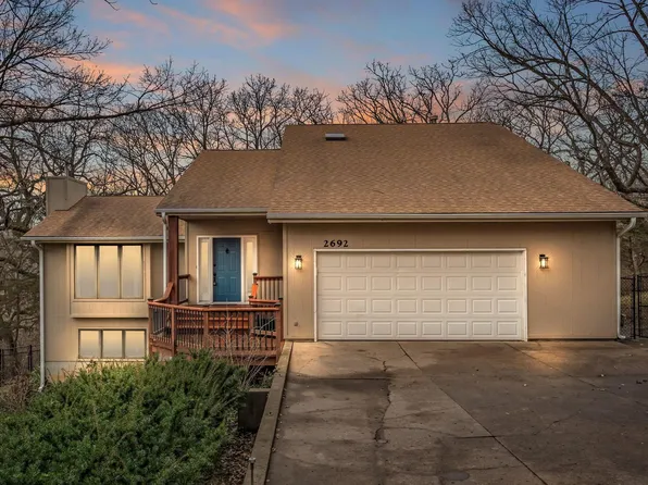 2692 NE Cedar Ct, Topeka, KS 66617