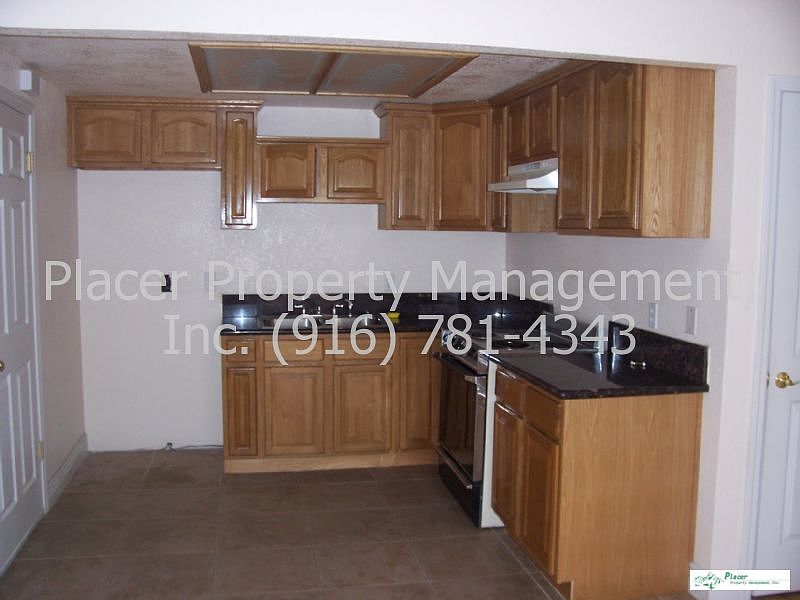 2nd image of 6503 Hillsdale Blvd