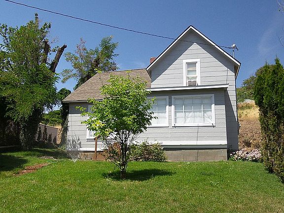 2nd image of 1027 Main St