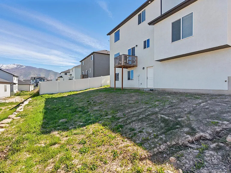 1147 N Carriage Ln — Photo 9