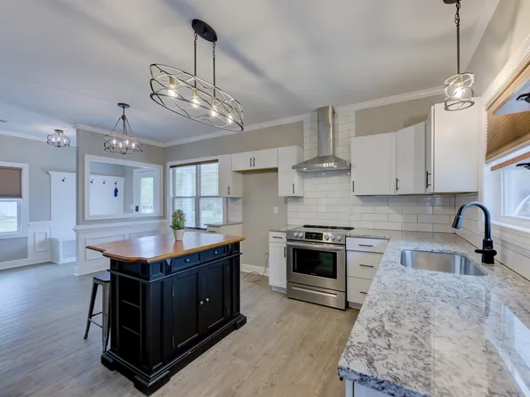 1820 Hallman St, West Columbia, SC 29169