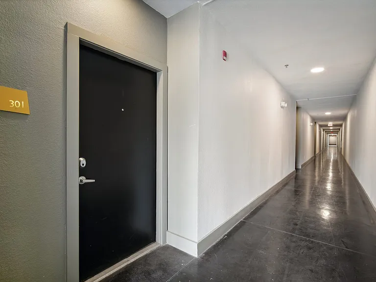 Cole Apartments — Photo 42