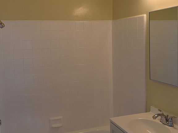 2nd image of 914 S Central Ave #13