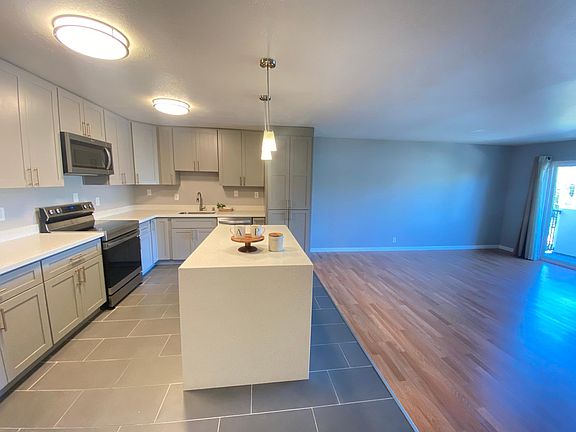 3rd image of 411 Euclid Ave APT 8