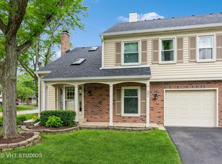 501 Crossing Ct, Rolling Meadows, IL 60008
