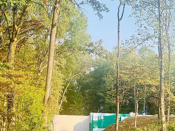 Lots $80,000-$175,000