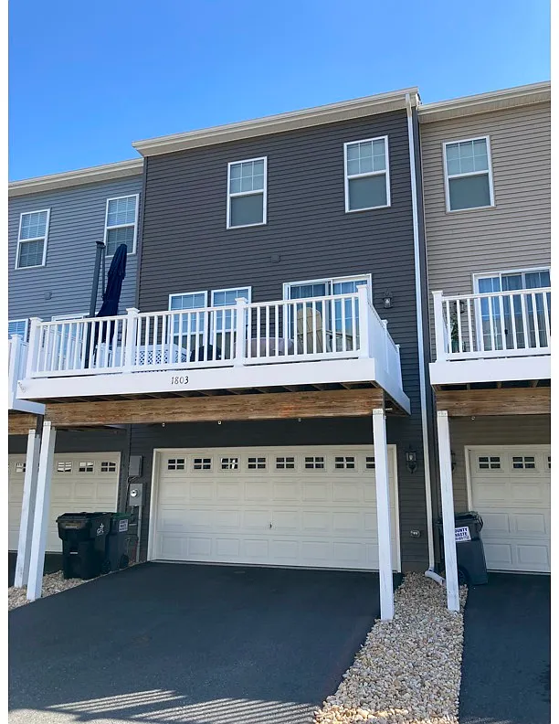 Building Photo - 1803 Sag Harbor Ln