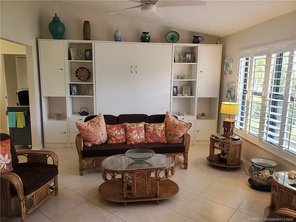 2 bed, 2.0 bath, 1295 sqft, $3,300 — Photo 4