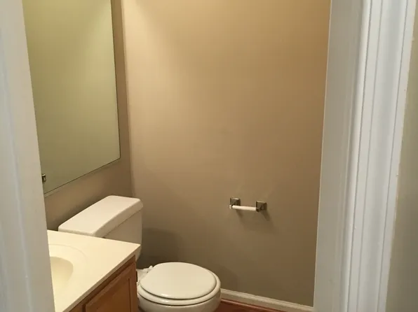 24 Tamarisk Quay APT B, Hampton, VA 23666