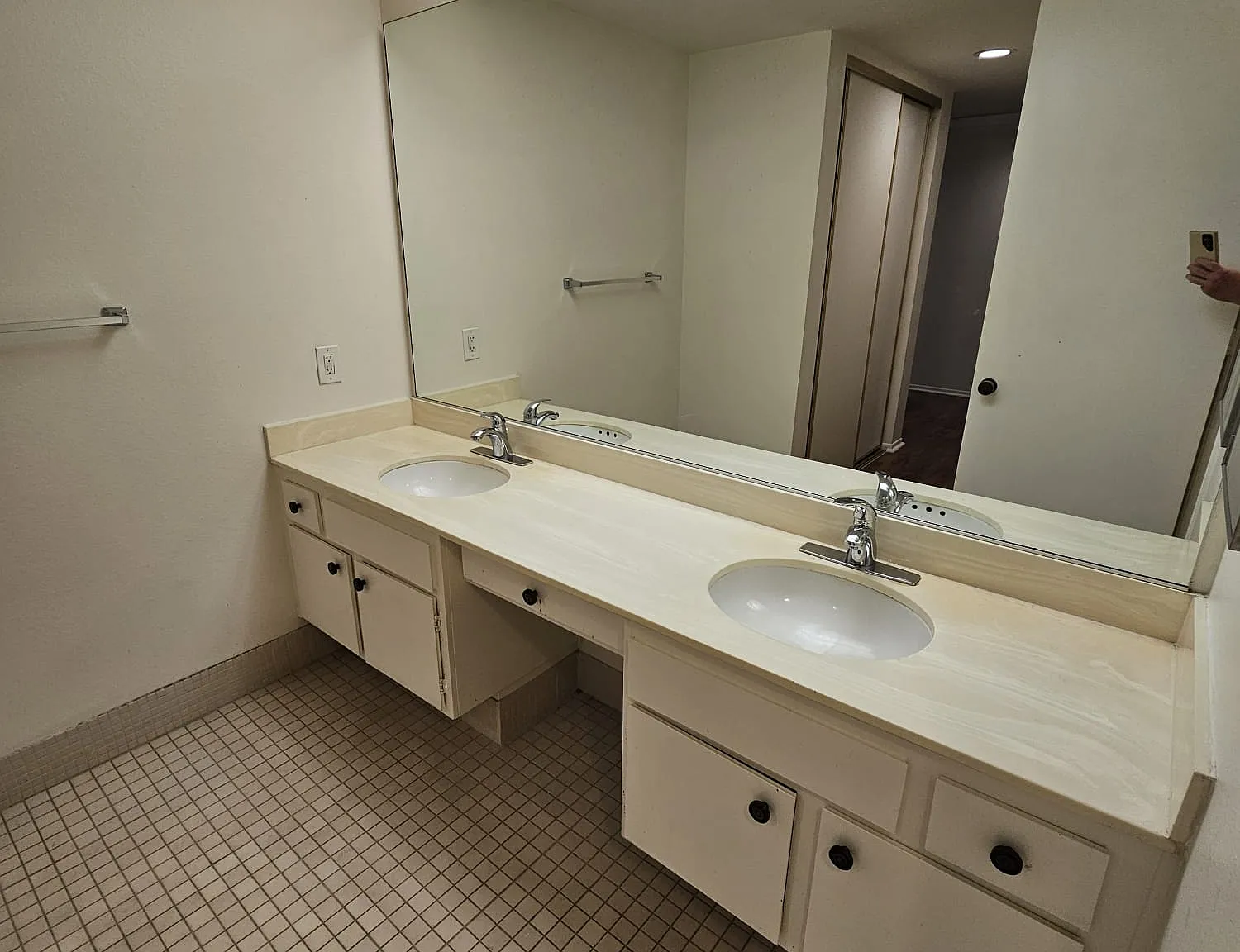 2 bed, 1479 sqft, $3,300 — Photo 3