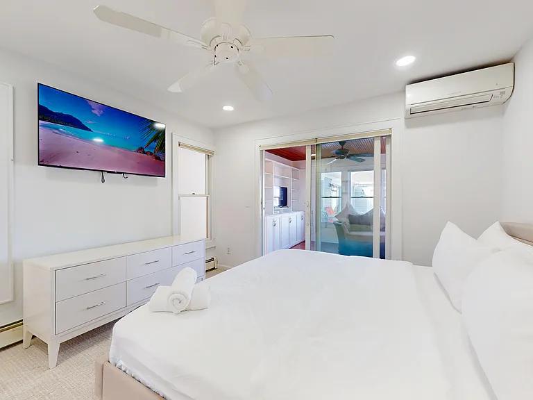 750 Dune Rd — Photo 41