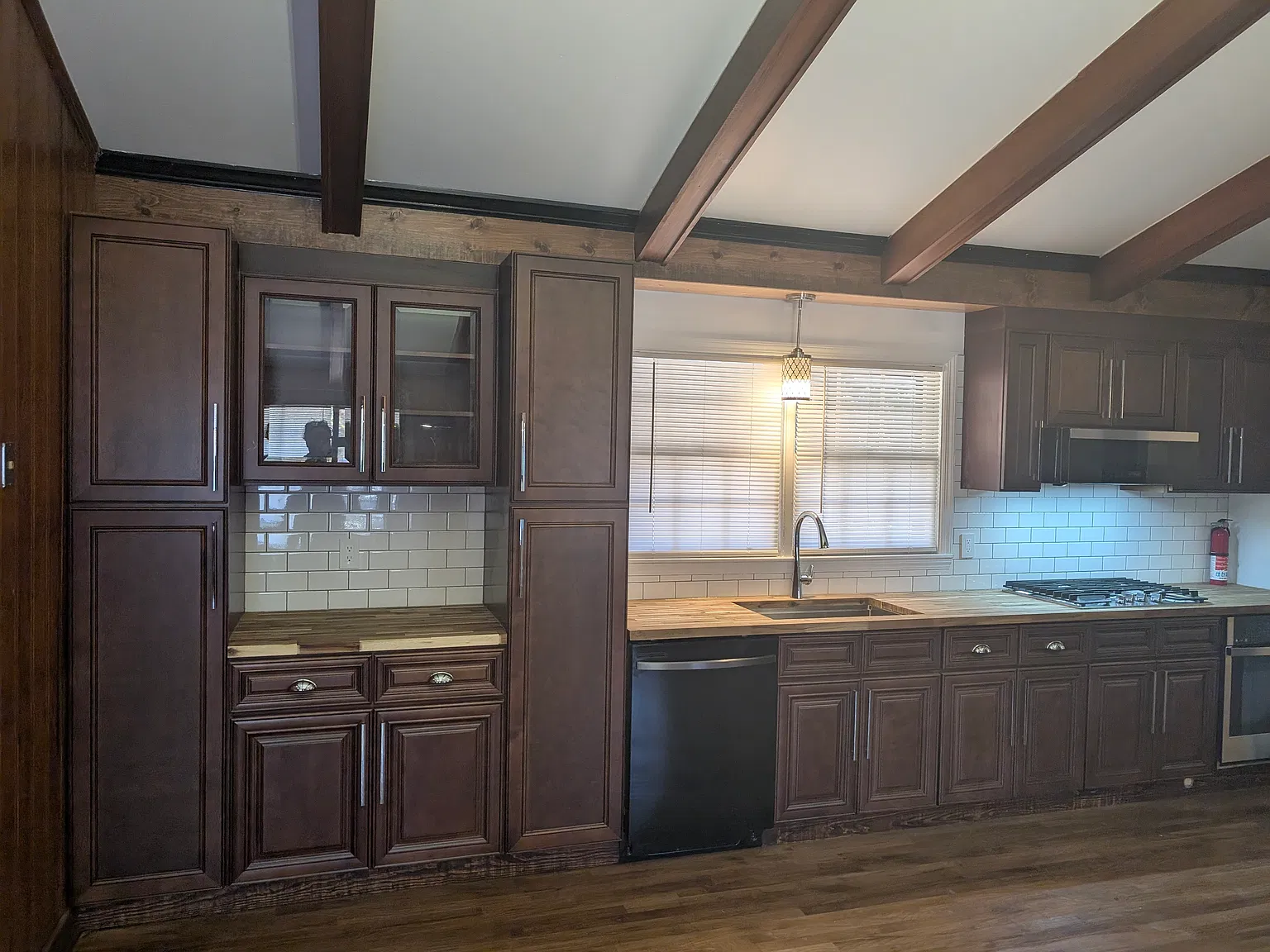 4 bed, 1596 sqft, $2,500 — Photo 2
