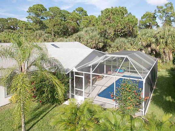 Covered Lanai & Pool