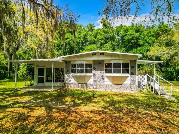 8535 E Beacon Ct, Floral City, FL 34436