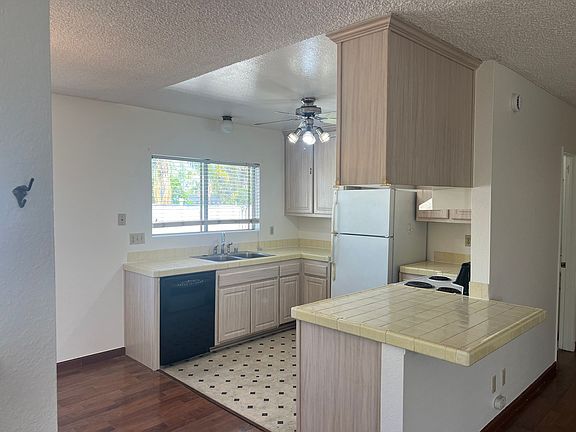 5th image of 4617 Kensington Dr #2