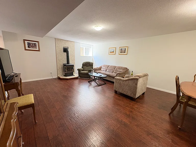 223 Saturna Dr — Photo 9