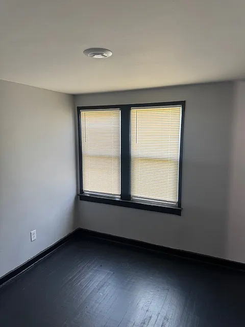 5 bed, 1550 sqft, $1,764 — Photo 3